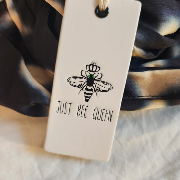 JUST BEE QUEEN Harlow Cutout One Shoulder Crop Top - Picture 10 of 12